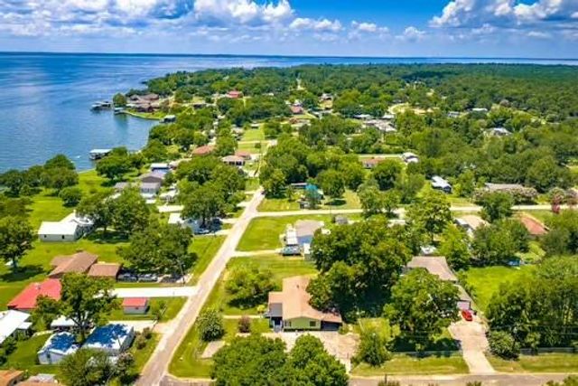 176 Euckers, Livingston, TX 77351