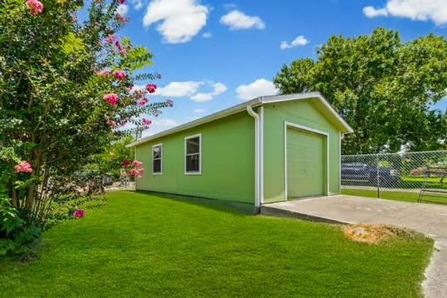 176 Euckers, Livingston, TX 77351