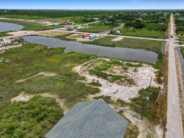 3307 Sailfish, Port Bolivar, TX 77650