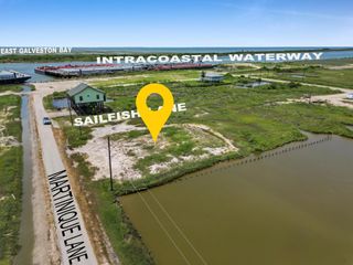 3307 Sailfish, Port Bolivar, TX 77650