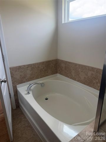 12822 Longstraw Road, Charlotte, NC 28227
