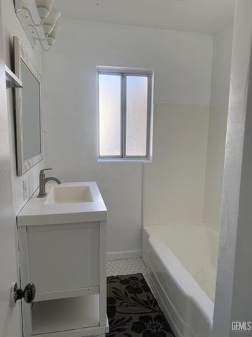 1800 Carrere Street, Bakersfield, CA 93308