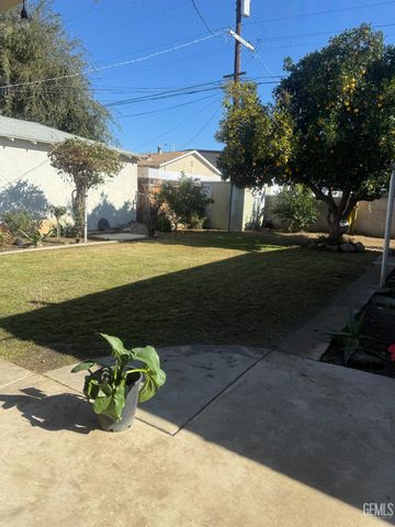 1800 Carrere Street, Bakersfield, CA 93308