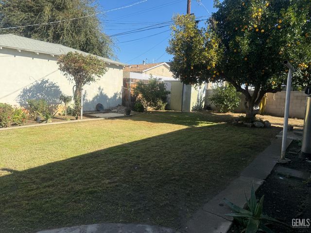 1800 Carrere Street, Bakersfield, CA 93308