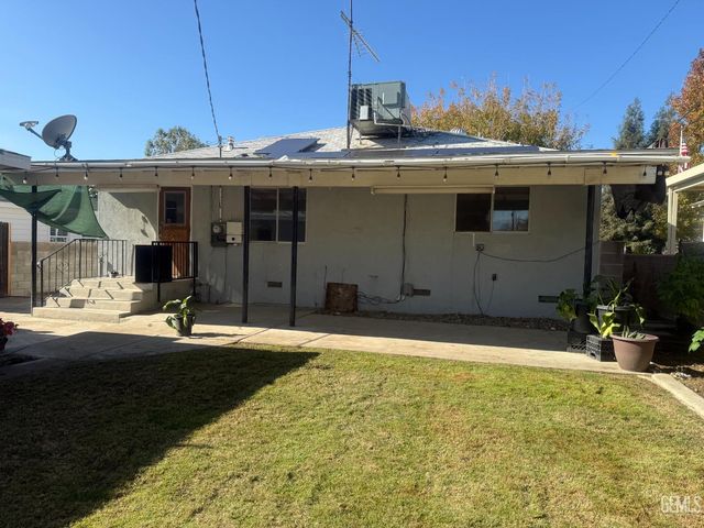 1800 Carrere Street, Bakersfield, CA 93308