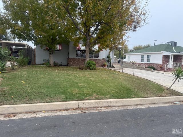 1800 Carrere Street, Bakersfield, CA 93308