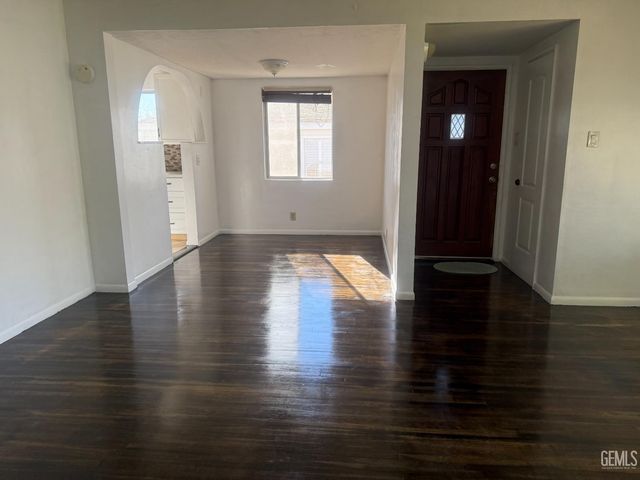 1800 Carrere Street, Bakersfield, CA 93308