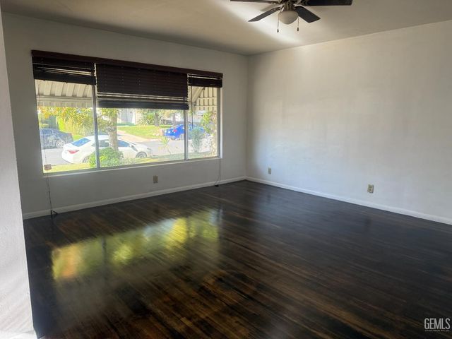 1800 Carrere Street, Bakersfield, CA 93308