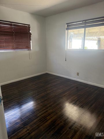 1800 Carrere Street, Bakersfield, CA 93308