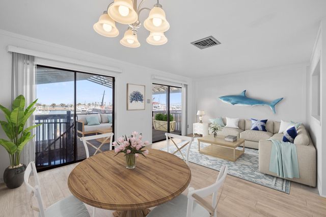 318 W Cotter Ave 2, Port Aransas, TX 78373