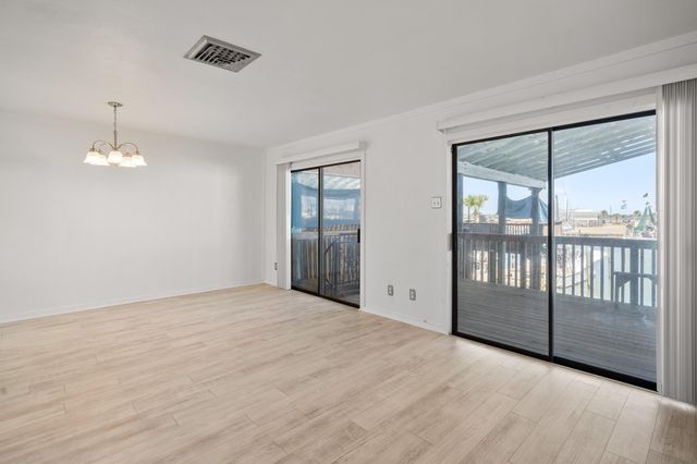 318 W Cotter Ave 2, Port Aransas, TX 78373