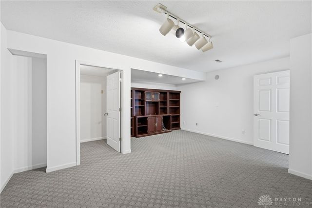2338 Pointview Court, Lebanon, OH 45036