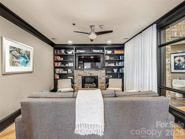 21 Battery Park Avenue 708, Asheville, NC 28801
