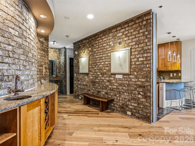 21 Battery Park Avenue 708, Asheville, NC 28801