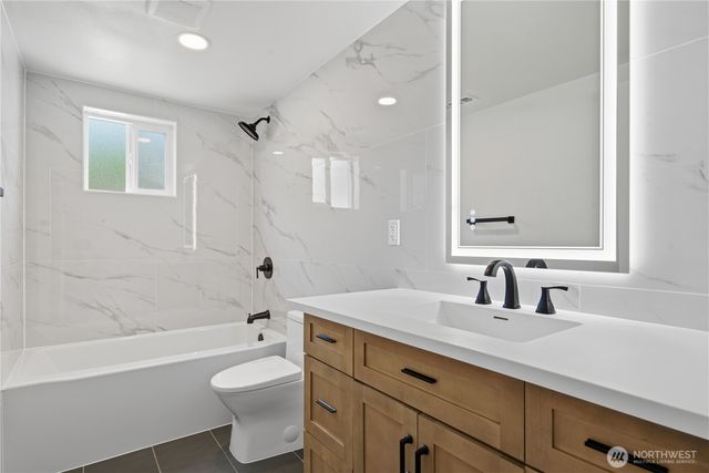 5226 108th Avenue Ct E, Puyallup, WA 98372