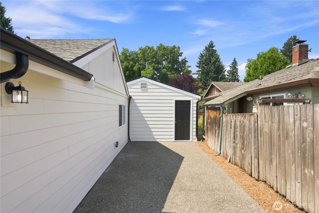 5226 108th Avenue Ct E, Puyallup, WA 98372