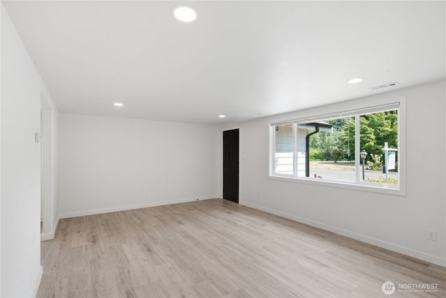 5226 108th Avenue Ct E, Puyallup, WA 98372