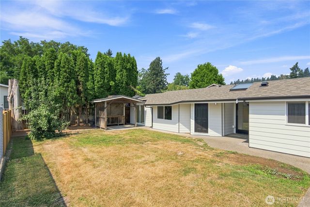 5226 108th Avenue Ct E, Puyallup, WA 98372