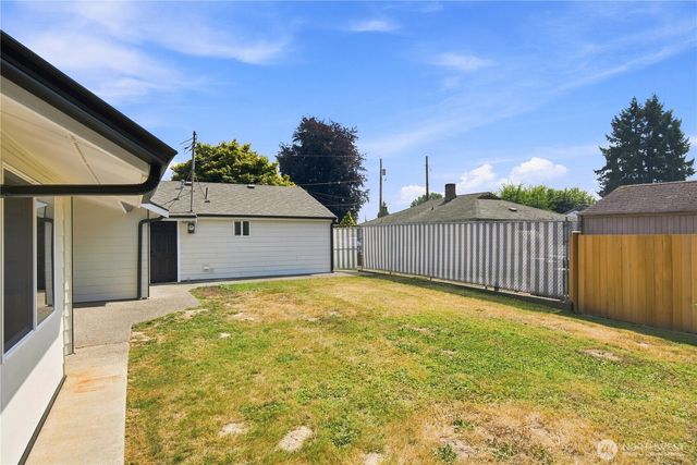 5226 108th Avenue Ct E, Puyallup, WA 98372