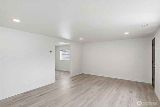 5226 108th Avenue Ct E, Puyallup, WA 98372