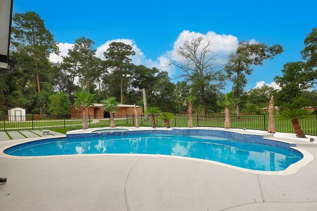 15232 Saddlewood Drive, Conroe, TX 77384