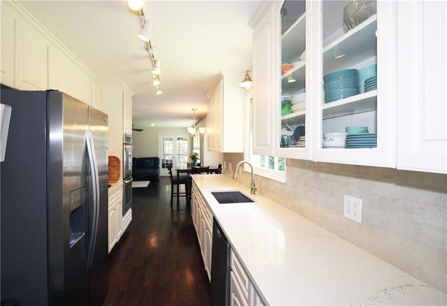 260 E Valley Drive, Marietta, GA 30068