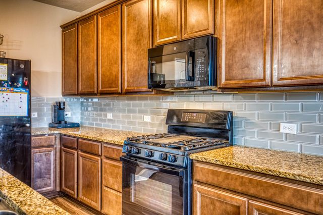 2004 Vineyard Pass, Brenham, TX 77833