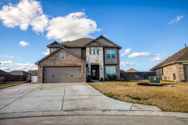 2004 Vineyard Pass, Brenham, TX 77833