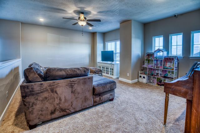 2004 Vineyard Pass, Brenham, TX 77833