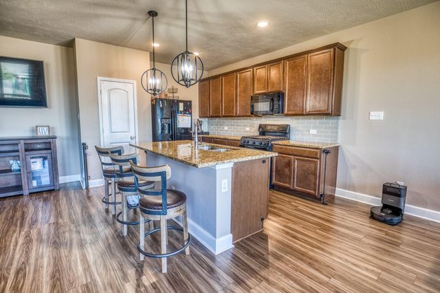 2004 Vineyard Pass, Brenham, TX 77833