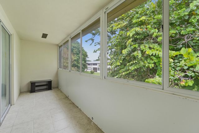 173 KENT J, West Palm Beach, FL 33417