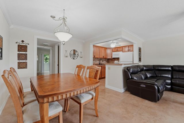 173 KENT J, West Palm Beach, FL 33417