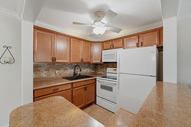 173 KENT J, West Palm Beach, FL 33417