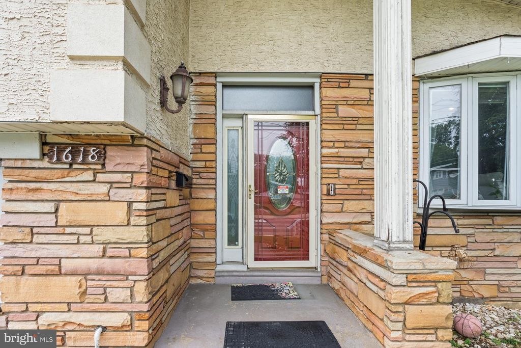 1618 GREGG ST, PHILADELPHIA, PA 19115 — photo 4
