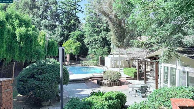 394 Ilo Ln, Danville, CA 94526