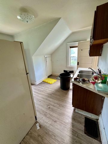 3601 Puhlman Avenue, Cheviot, OH 45211