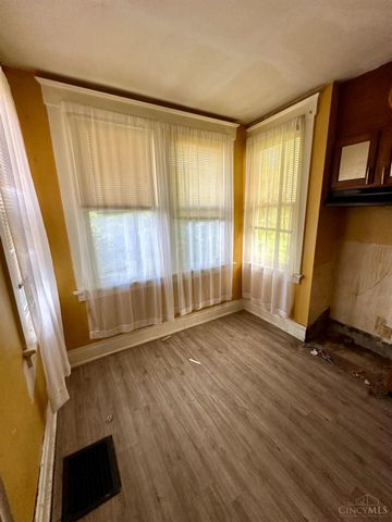 3601 Puhlman Avenue, Cheviot, OH 45211