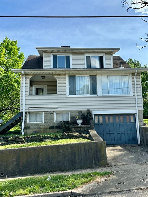 3601 Puhlman Avenue, Cheviot, OH 45211