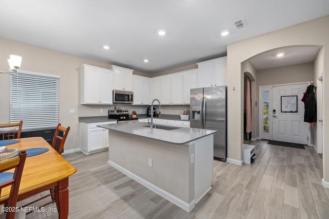 10243 NALA Lane, Jacksonville, FL 32218