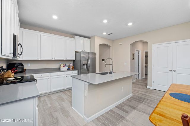 10243 NALA Lane, Jacksonville, FL 32218