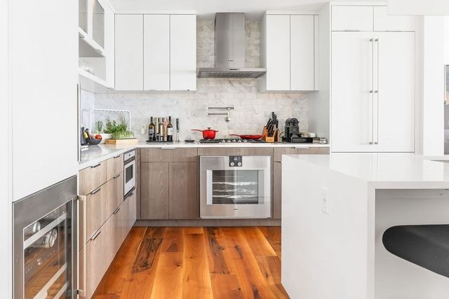 300 Pier 4 Blvd 8A, Boston, MA 02210