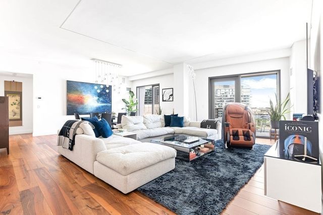 300 Pier 4 Blvd 8A, Boston, MA 02210