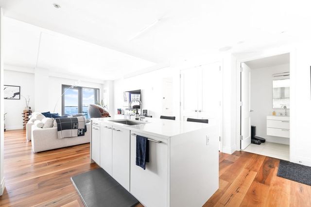 300 Pier 4 Blvd 8A, Boston, MA 02210