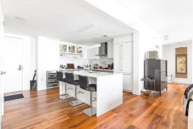 300 Pier 4 Blvd 8A, Boston, MA 02210