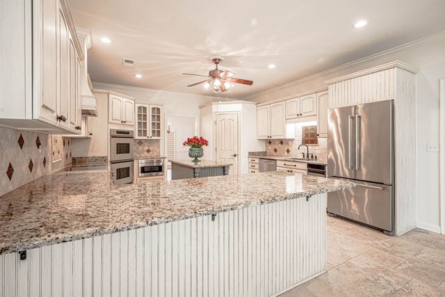 2636 FOX HILL CIR, Germantown, TN 38139