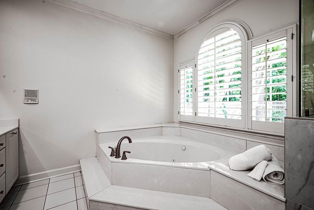 2636 FOX HILL CIR, Germantown, TN 38139