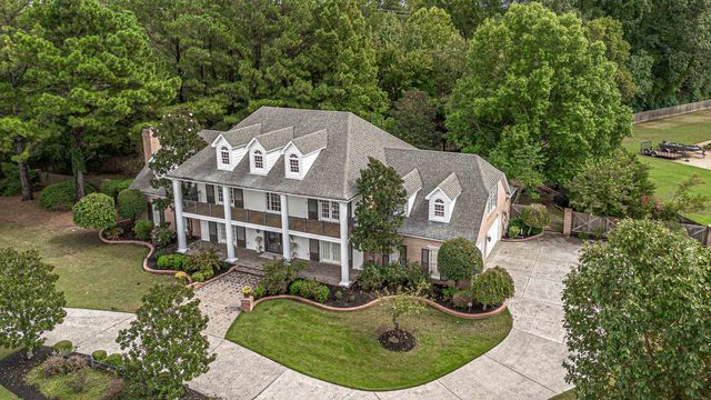 2636 FOX HILL CIR, Germantown, TN 38139