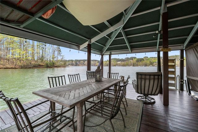 195 Village View Drive, Sunset, SC 29685