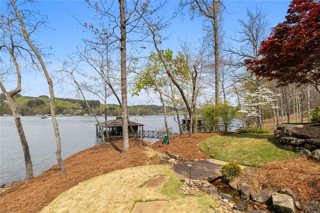 195 Village View Drive, Sunset, SC 29685