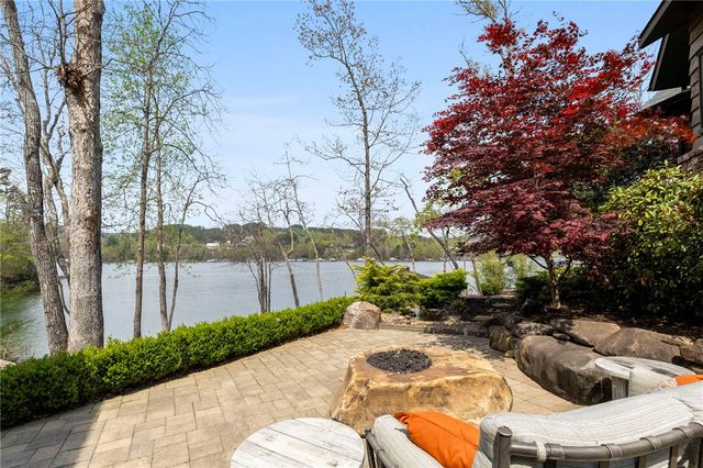 195 Village View Drive, Sunset, SC 29685